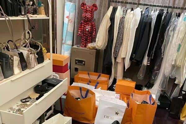 邻水县回收一线品牌衣服